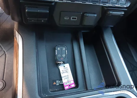 2019 Chevrolet Silverado 1500 High Country from USA, damaged, VIN 1GCUYHEL3KZ309116